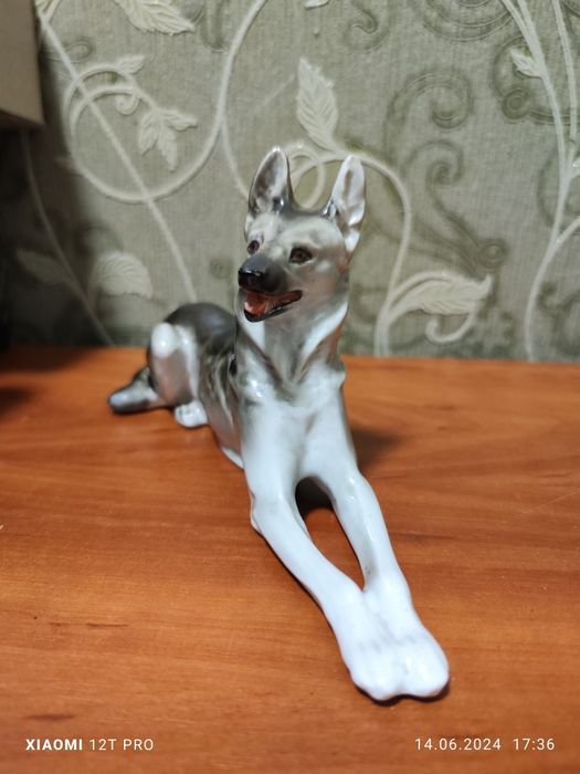 Продам статуэтка собака ЛФЗ