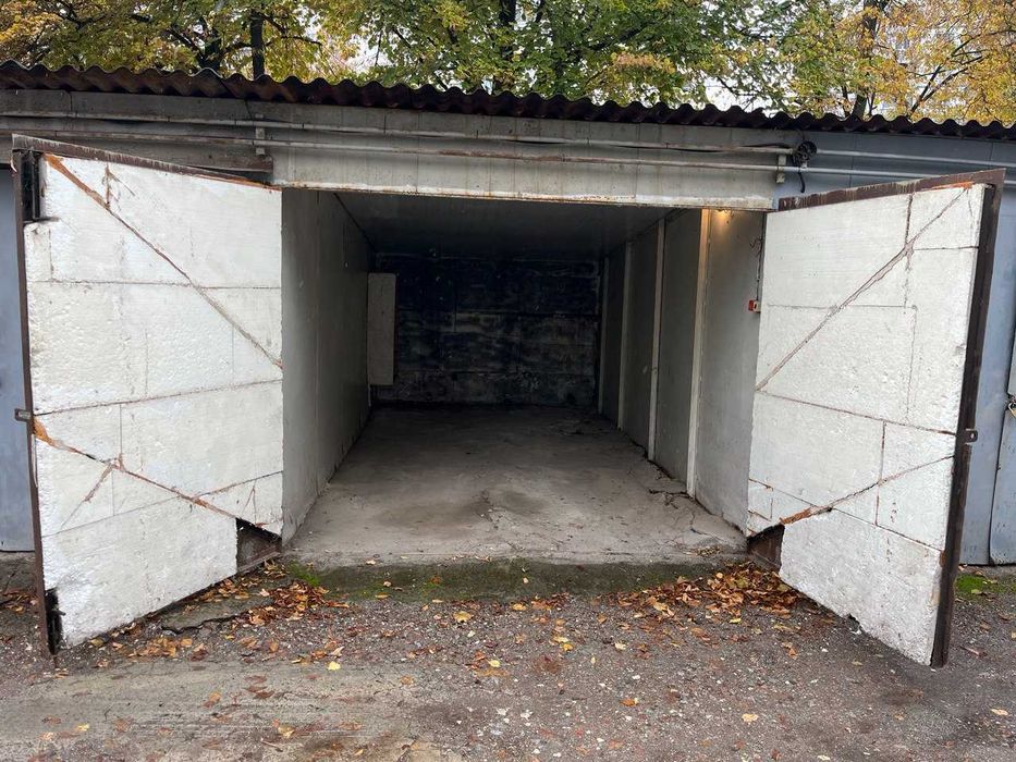 Оренда сухого гаража 2,8×5,5 м, Борщагівка, Г.Космосу 26 з електрикою