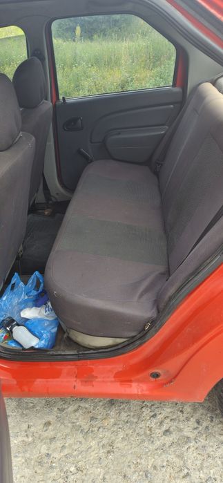 Dacia Logan 2006год 1.4