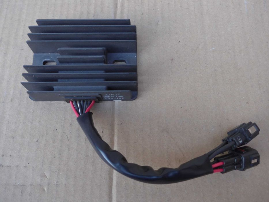 Suzuki Bandit 1250 gsr 750 REGULATOR napiecia oryginalny 47h20