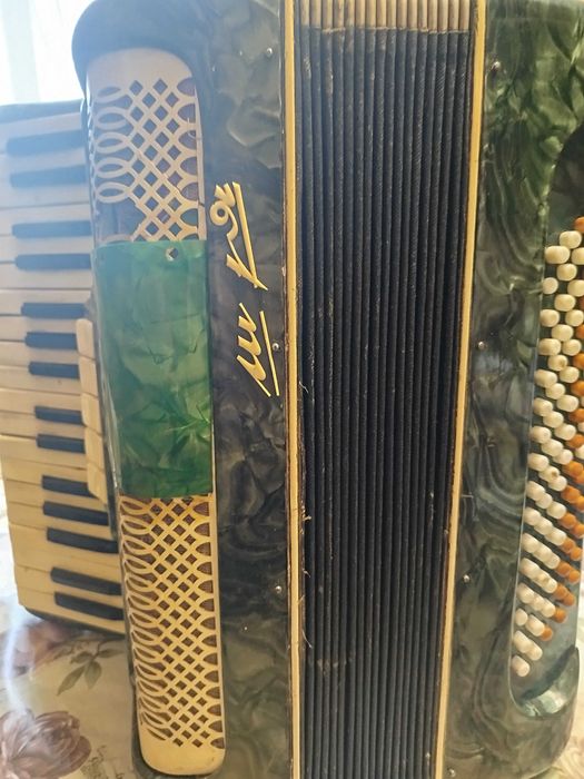 Баяны б/у  в хорошем состоянии