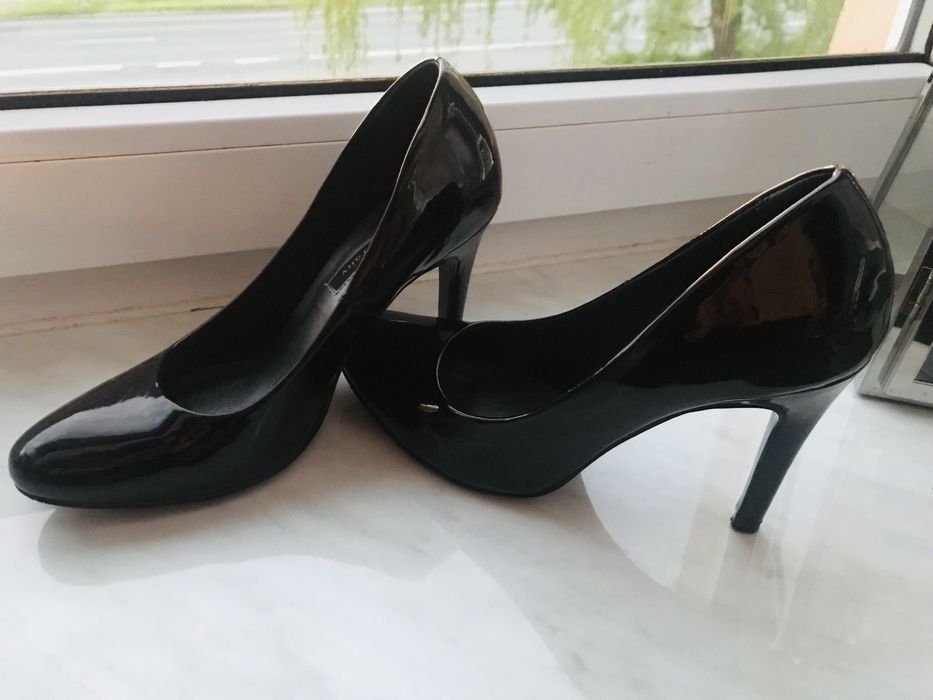 Buty czółenka obcas lakierki Bdb