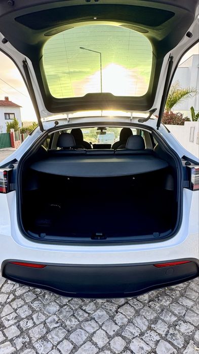 Vendo Tesla Model Y - Único (RWD 2023)