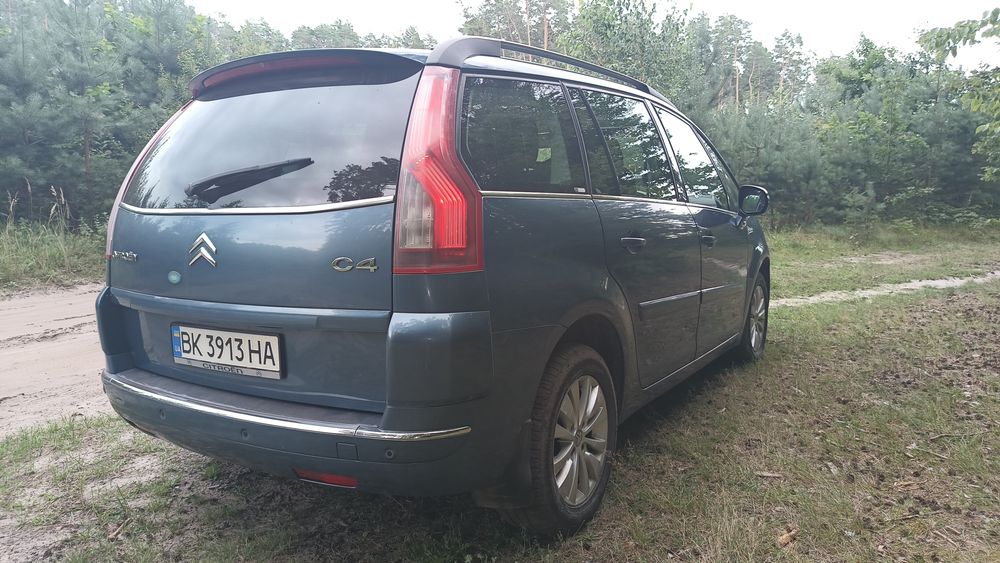 Автомобіль сітроен с4 гранд пікассо