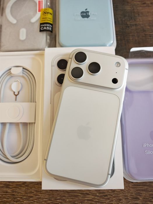 iPhone 17 Pro 6.3" 256GB Branco Seminovo(Usado 1 dia) C/Garantia Aceito Retomas
