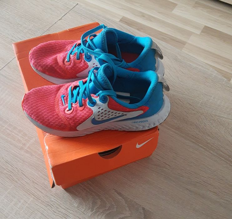 Buty sportowe firmy Nike