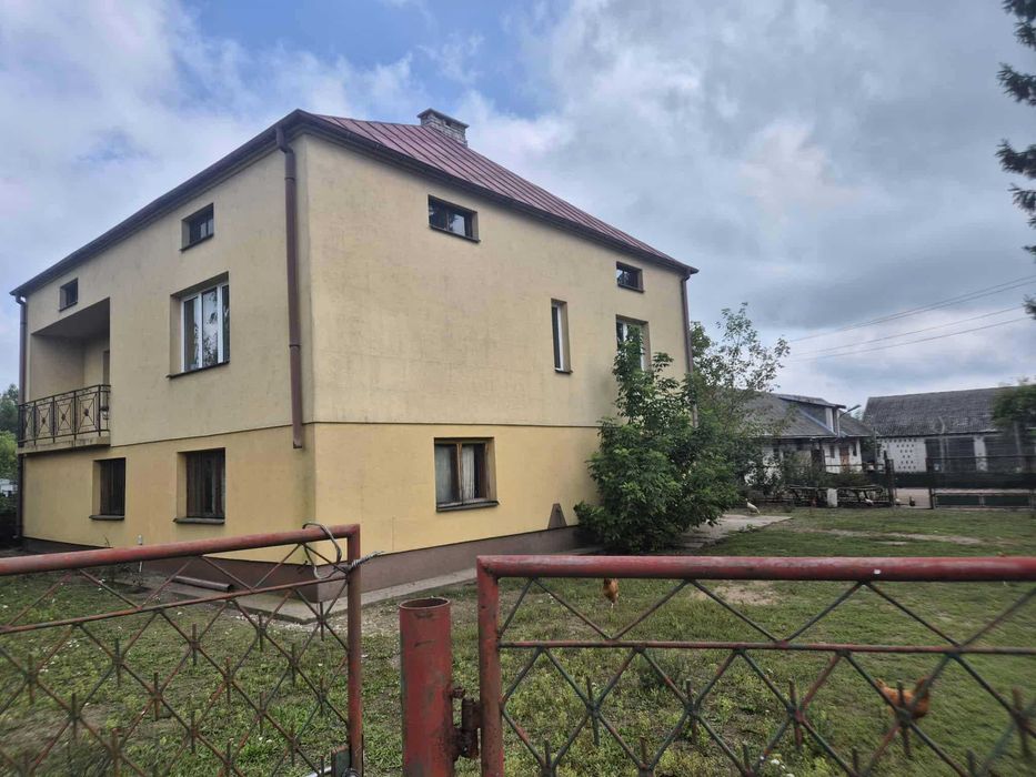 Siedlisko na sprzedaż – dom, dwa budynki gospodarcze i ponad 1,6 ha gruntów