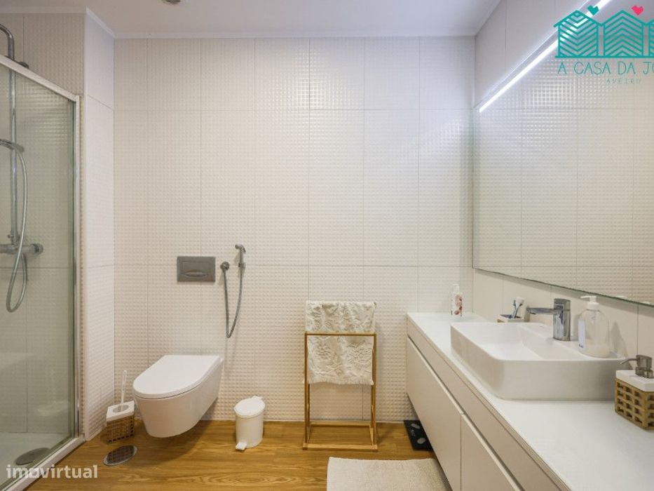 Apartamento T2 com Lugar de Garagem no Bairro do Liceu