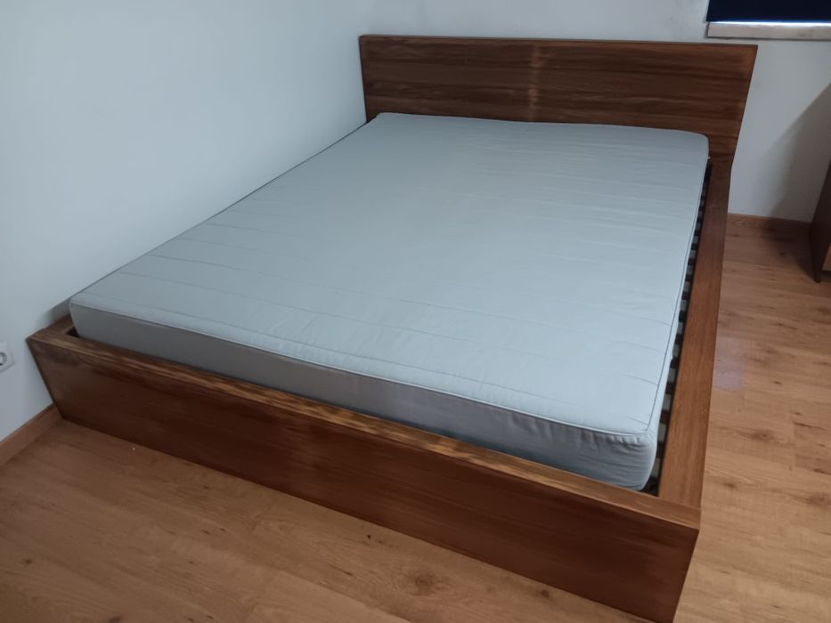 Cama de casal ikea