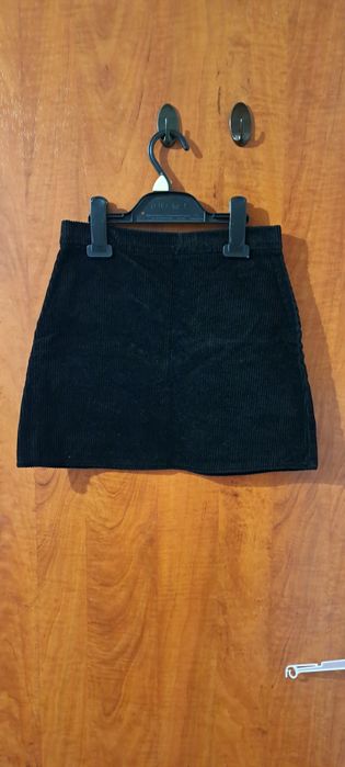 Spódniczka sztruks reserved 140 stan bardzo dobry