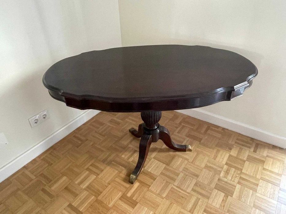 Mesa oval antiga de apoio ou de refeição estilo inglês