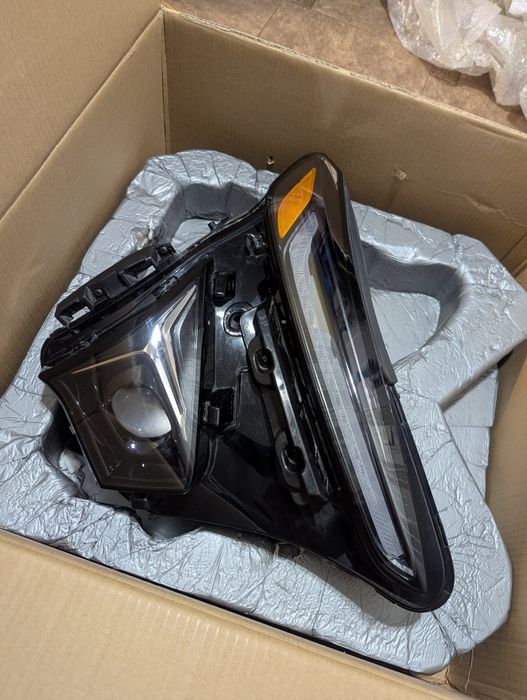 Фара права Chevrolet Bolt EUV 42825398 ОРИГІНАЛ