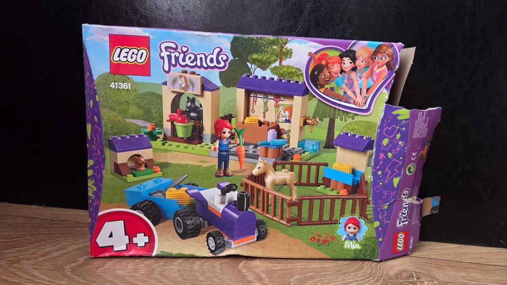 LEGO Friends 41361 Stajnia ze źrebakami Mii