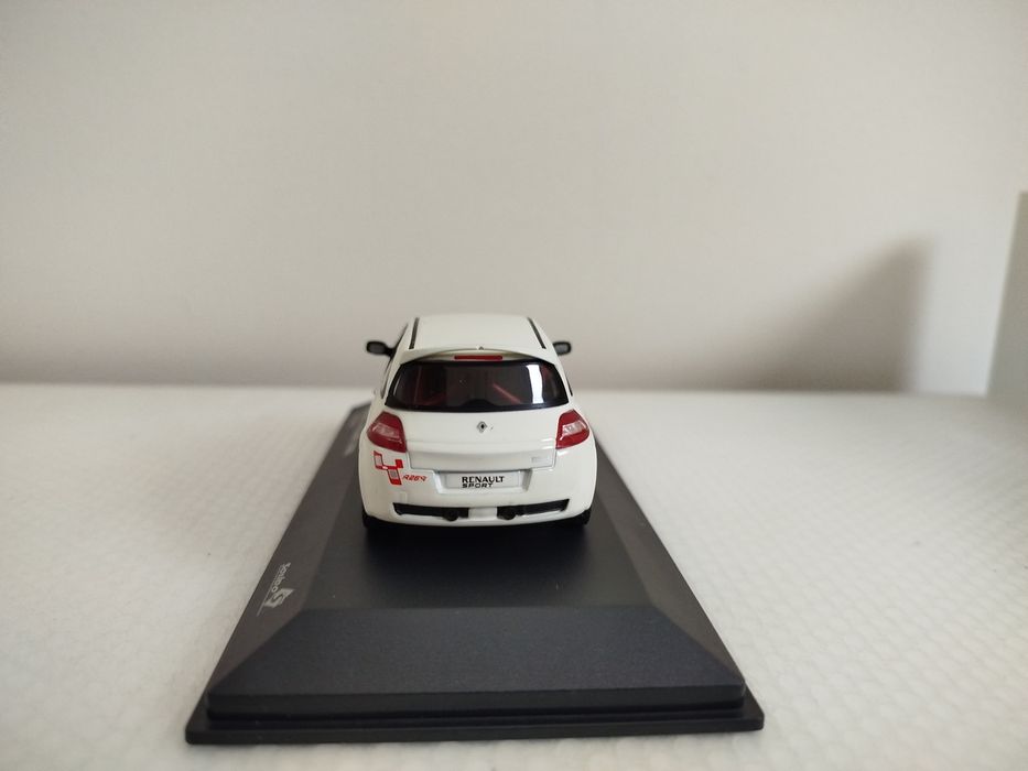 Miniatura Renault Megane RS 1/43 Nova