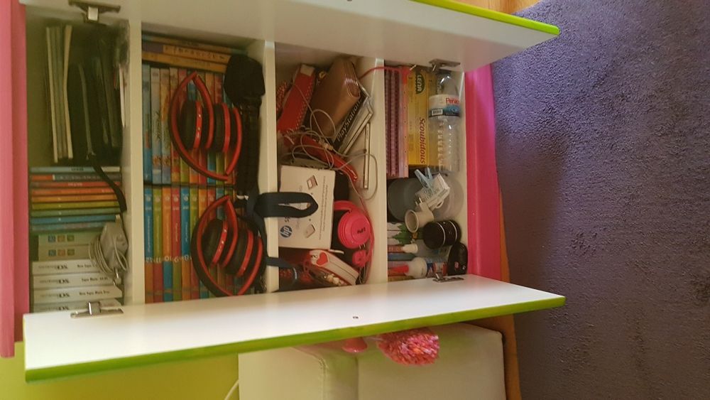 Armário com três prateleiras personalizada