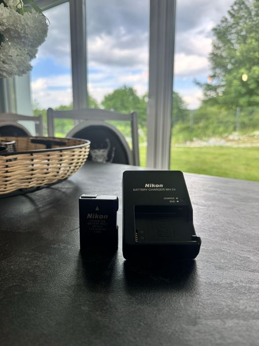 Nikon d3100 z zestawem