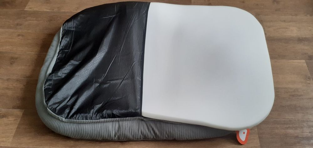 Лежанка для собак и кошек
