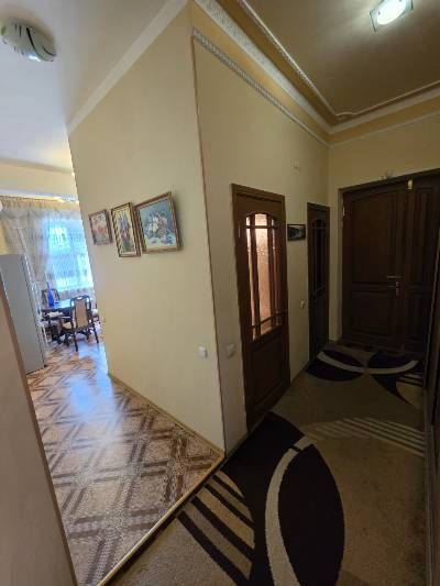 Продаж 2 кімнатна  сталінка Центр,  автономка,ліфт