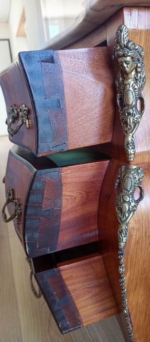 Vendo cómoda estilo Luís XV