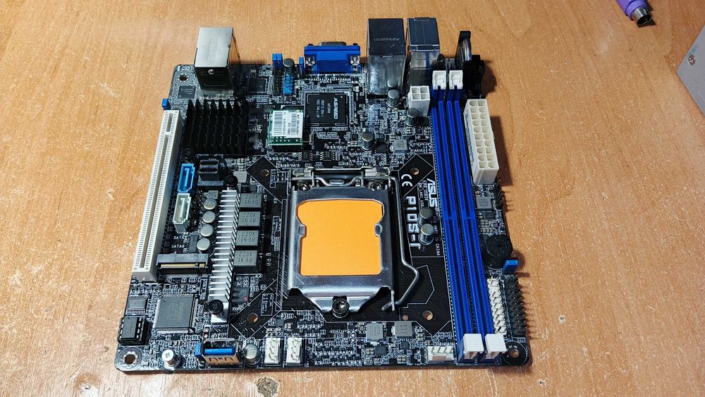 Серверная материнская плата Asus P10S-I (1151/ C232/2×DDR4/mITX)
