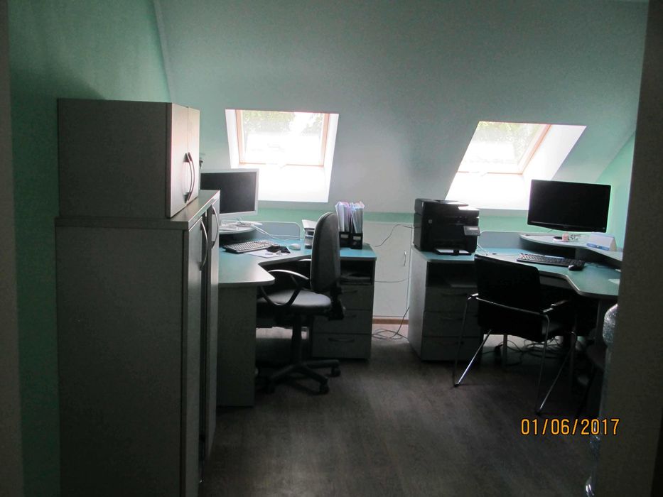 Центр офісна будівля 300 кв.м. гарний стан фасад ціна 650 у.е./кв.м.