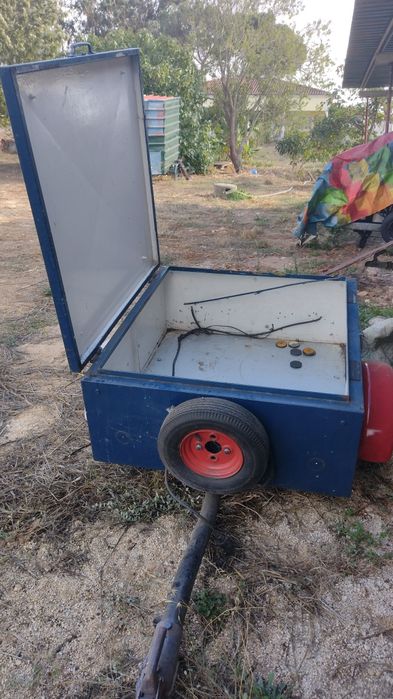atrelados de carga,atrelados de cavalos e de transporte de carros