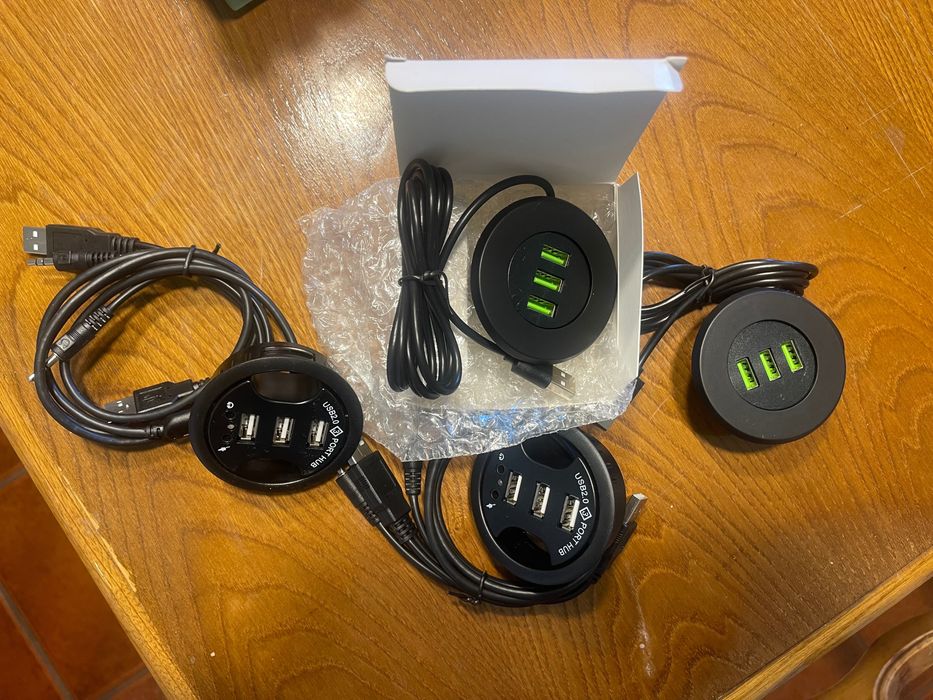 Vendo portas USB para secretária novas.