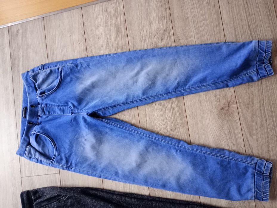 Dwie pary spodni Reserved 146