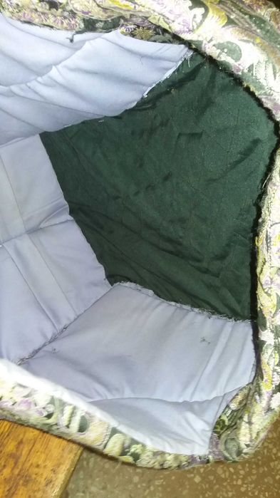 Продам красивый домик для кошки или маленькой собачки.