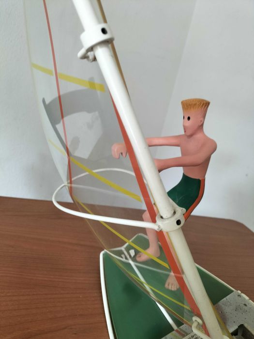 Candeeiro Velejador à Venda – Um Clássico com História