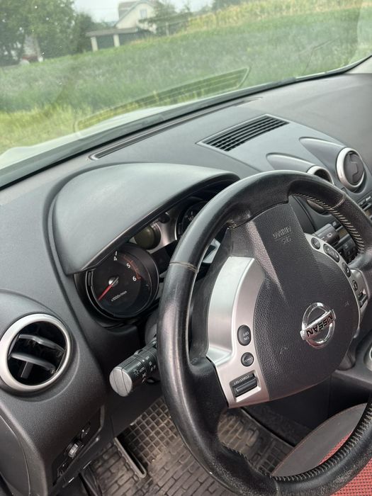 Nissan qashai авто