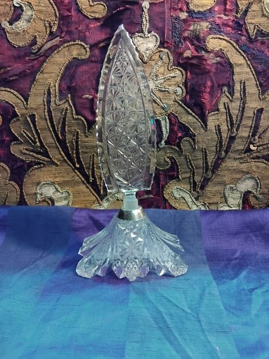 Frasco para perfumes  em cristal e prata