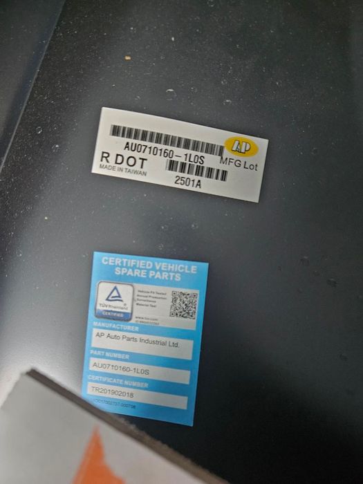 Переднє ліве, праве крило audi a3 v8 хетчбер Код: 6504-04-0027315P