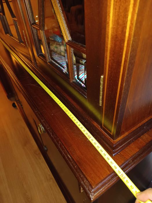 Móvel de estilo, estante com vitrine