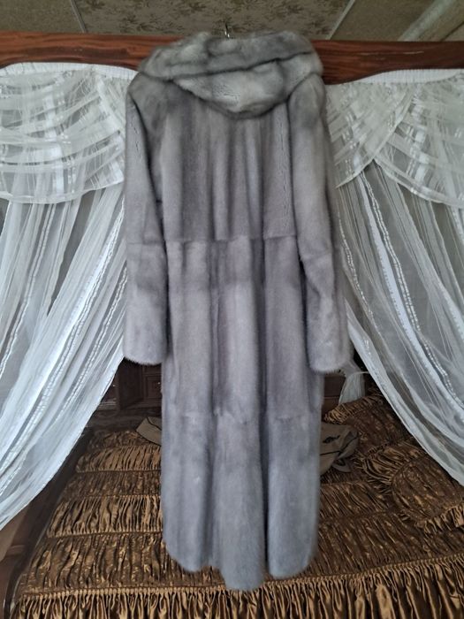 Продаю шубу натуральна я норка