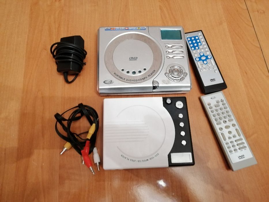 Przenośny odtwarzacz DVD 2szt.