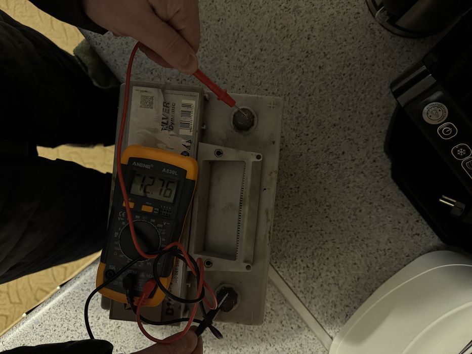 Акумулятор Varta D15 12V 63 Ah 610A