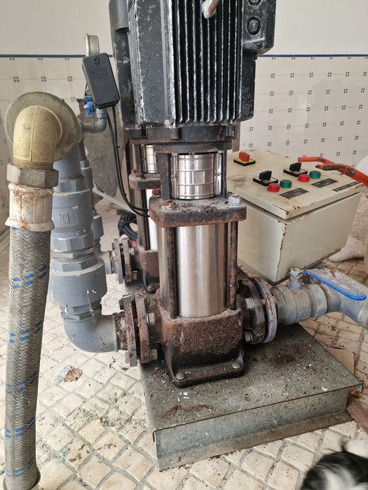 Bombas de água Grundfos. Nunca usadas.