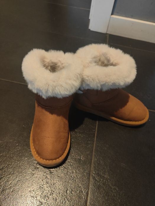 Botas número 27 novas