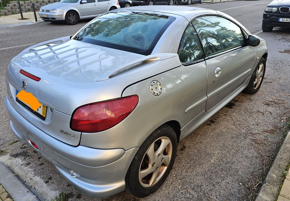 Peugeot 206 Descapotável – Gasolina Ano 2002