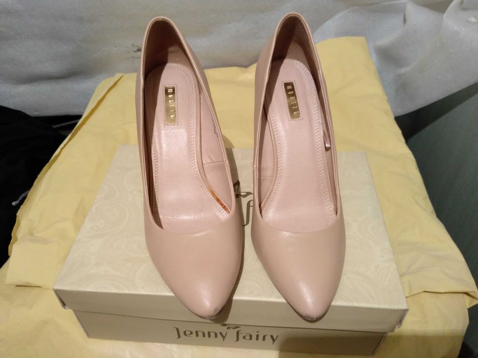 Buty na koturnie r. 38 beżowe Mohito