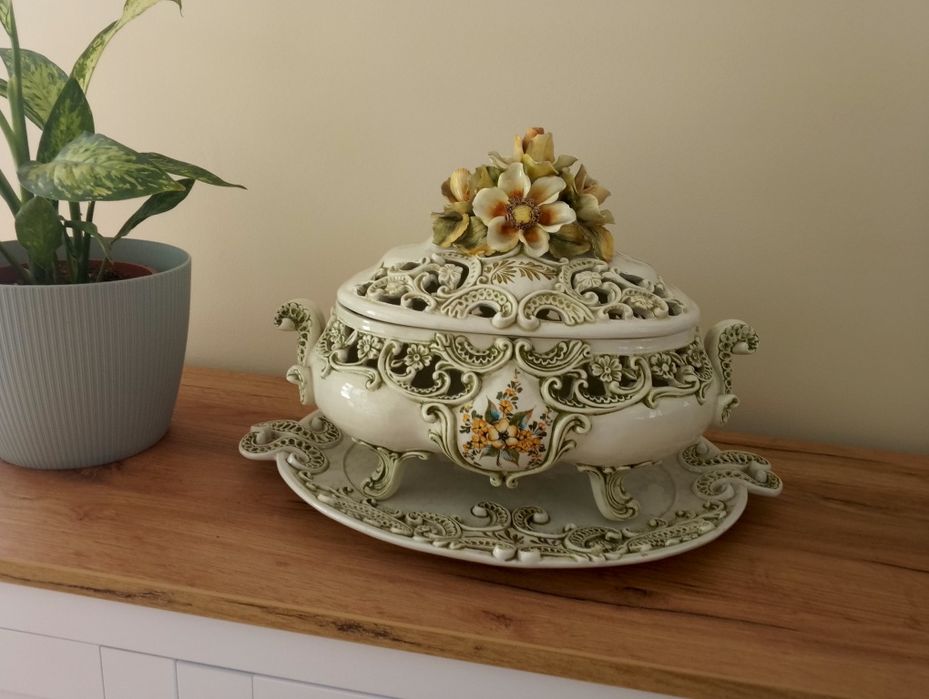 Sprzedam Piękny Porcelanową Wazę