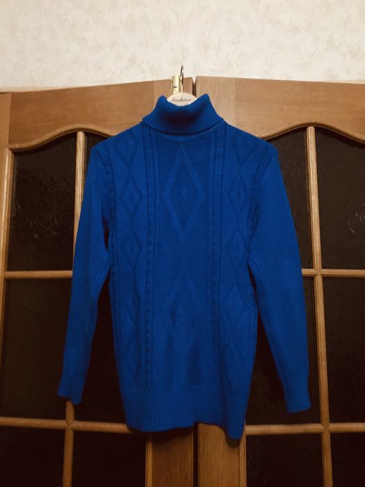 Свитеры недорого р.42-46 Коиплект 2 свитера- 300 грн.