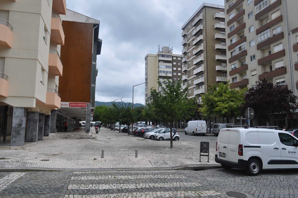 arrecadação arrumo arrenda-se  centro santo tirso
