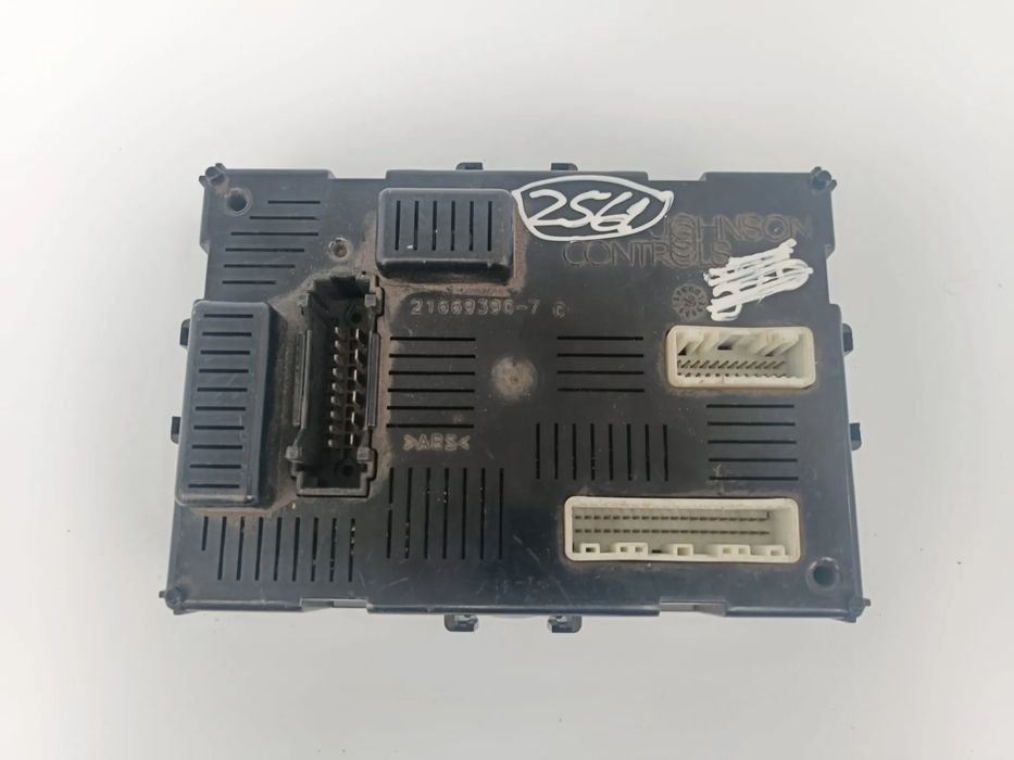 Caixa fusíveis / SAM / BSI RENAULT Clio III (BR0/1, CR0/1)