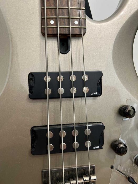 Gitara basowa Yamaha TRBX304 – używana bardzo mało, w pełni sprawna
