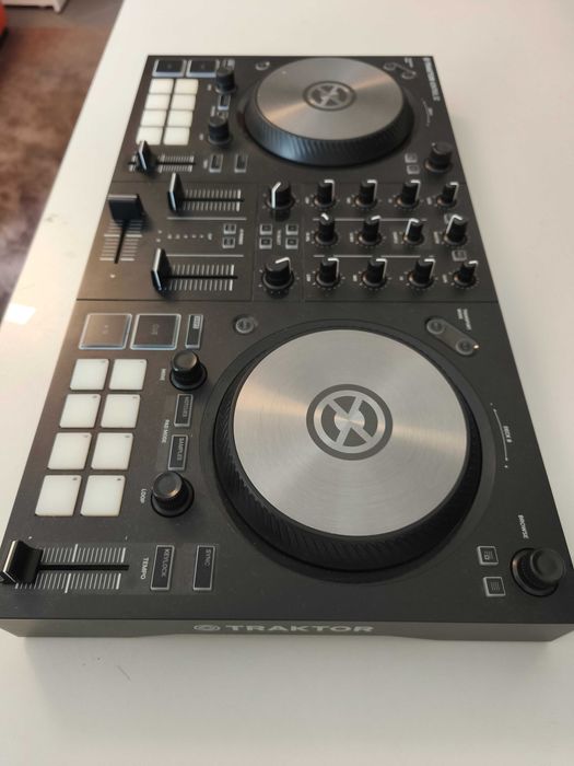Traktor Kontrol S2 MK3 – Muito Bom Estado + Oferta de Saco de Transporte
