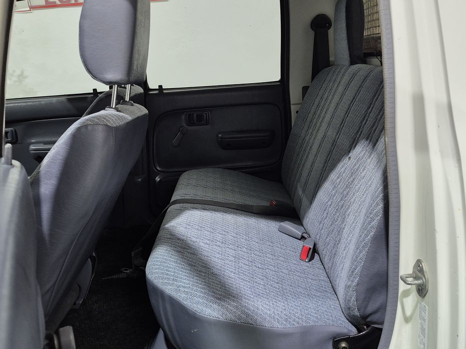 Toyota Hilux 2.4D - 150.000KM | GARANTIA | IVA - 5 LUGARES