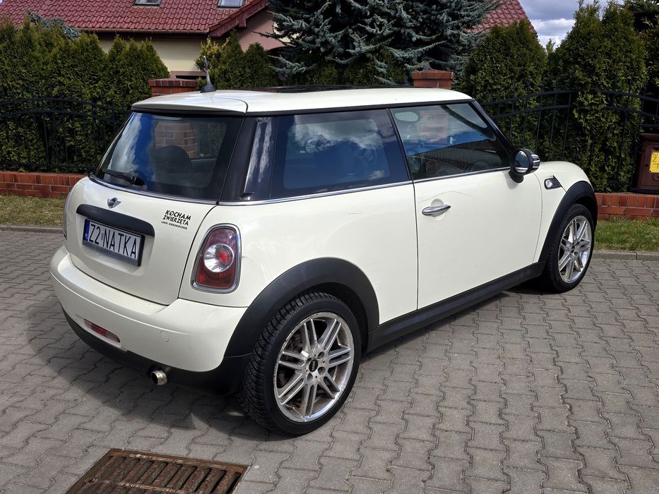 Mini couper 1.6 lif 2011 rok orginalna navi  fajny stan /zamiana