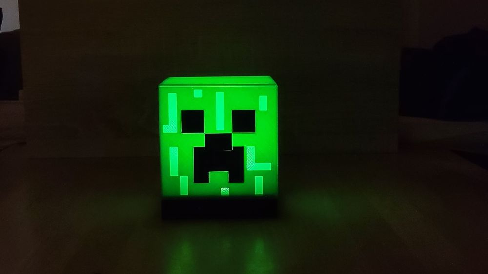 Lampka nocna  możliwość ładowania